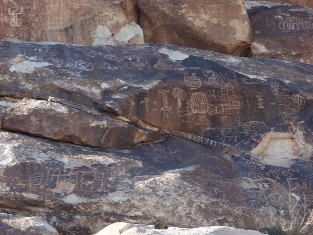 Grapevine Canyon Petroglyphs